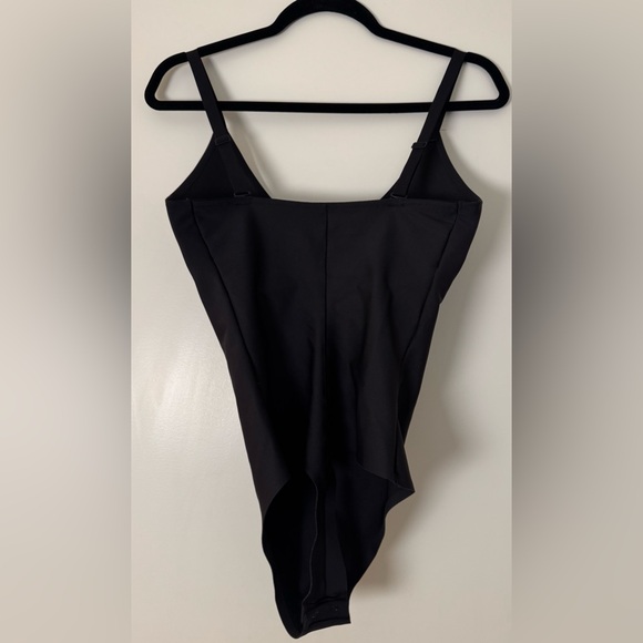 SKIMS Body Push-Up Thong Bodysuit – Onyx – Size M - Picture 6 of 7